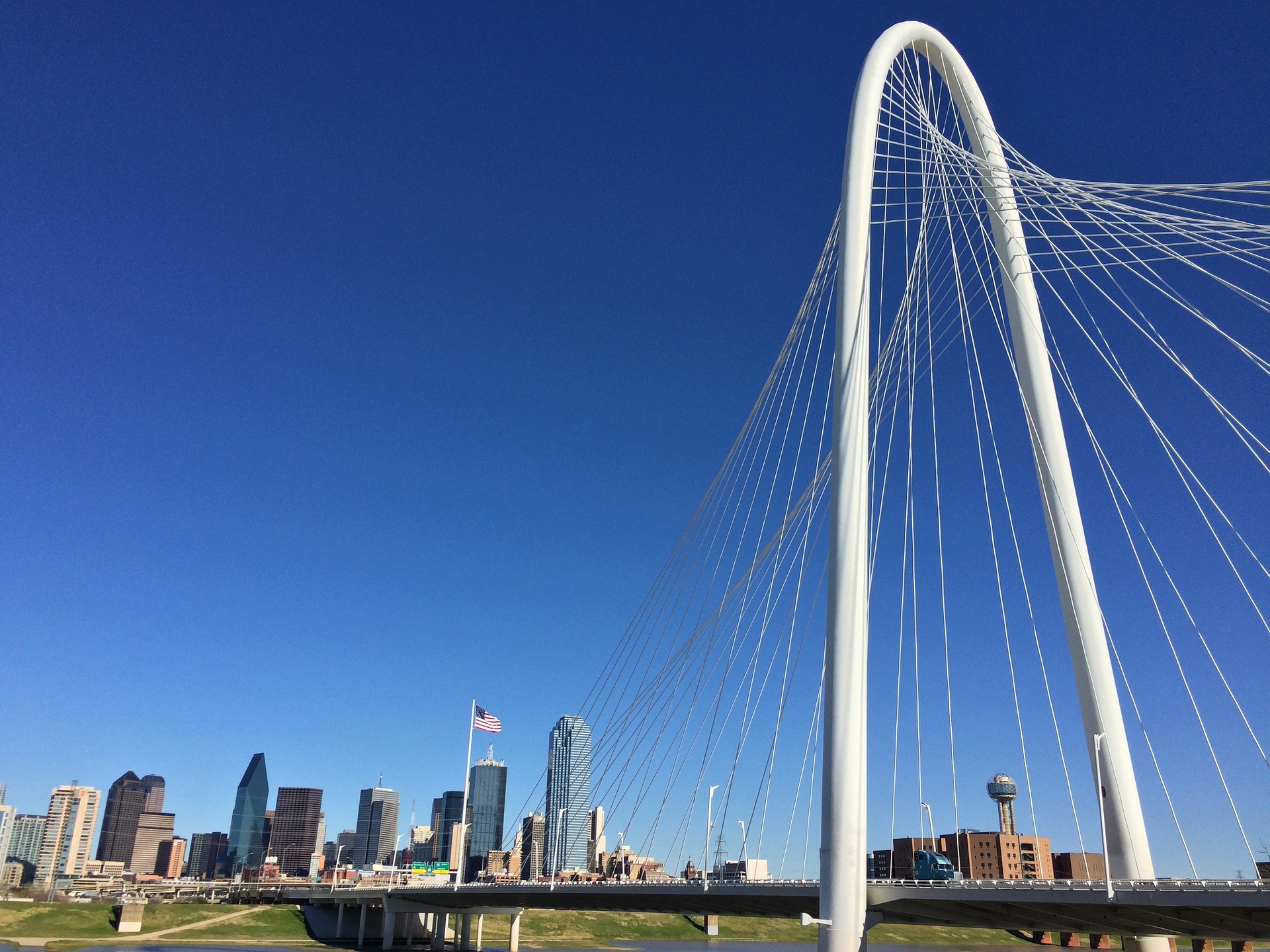 Why People Are Moving To Dallas - The Best Place To Live In 2021