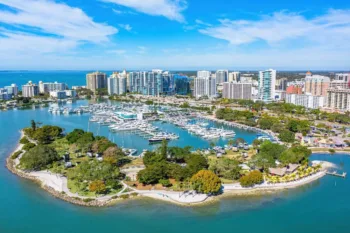 Pros & Cons of Living in Sarasota